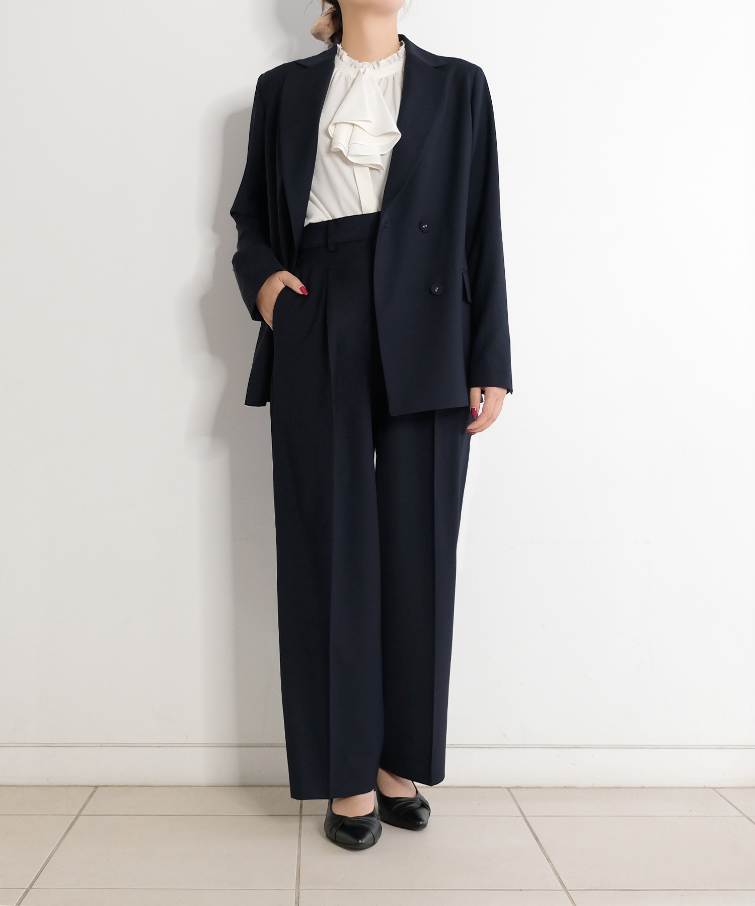 ダブルジャケットとストレートパンツ 画像2